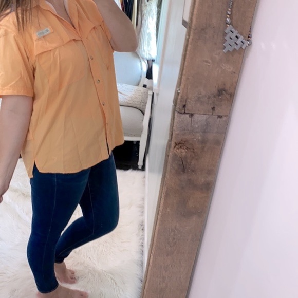 Columbia women’s orange outdoor shirt size medium - Picture 2 of 7